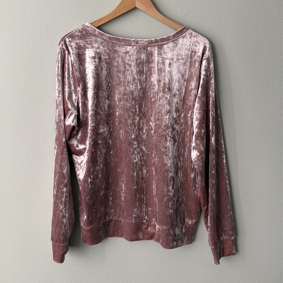 Matty M Long Sleeve Crushed Velvet Top with Banded Hem in Blush Women's Size XL - Picture 4 of 5